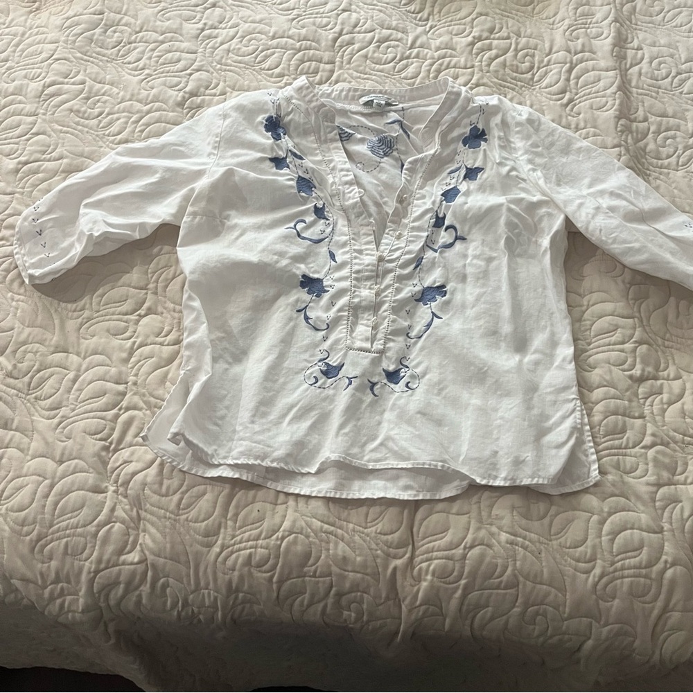 Coldwater Creek White Linen Blouse with Blue Embroidery Size PL